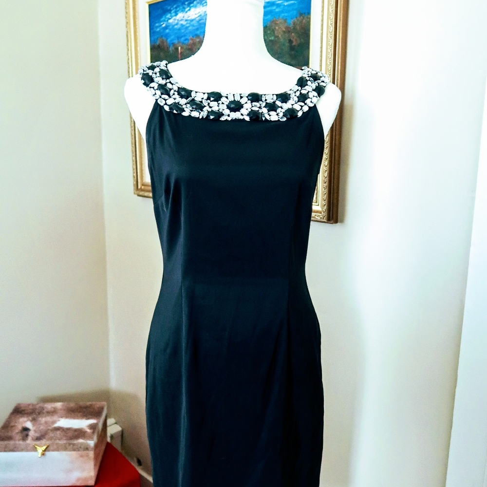 DRESSBARN SLEEVELESS BLACK DRESS